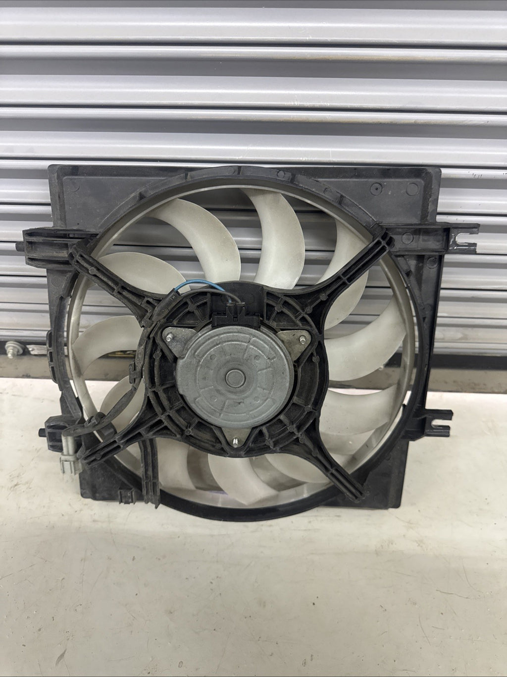 08 SUBARU WRX RADIATOR COOLING FAN MOTOR & SHROUD OEM B1400004 Right