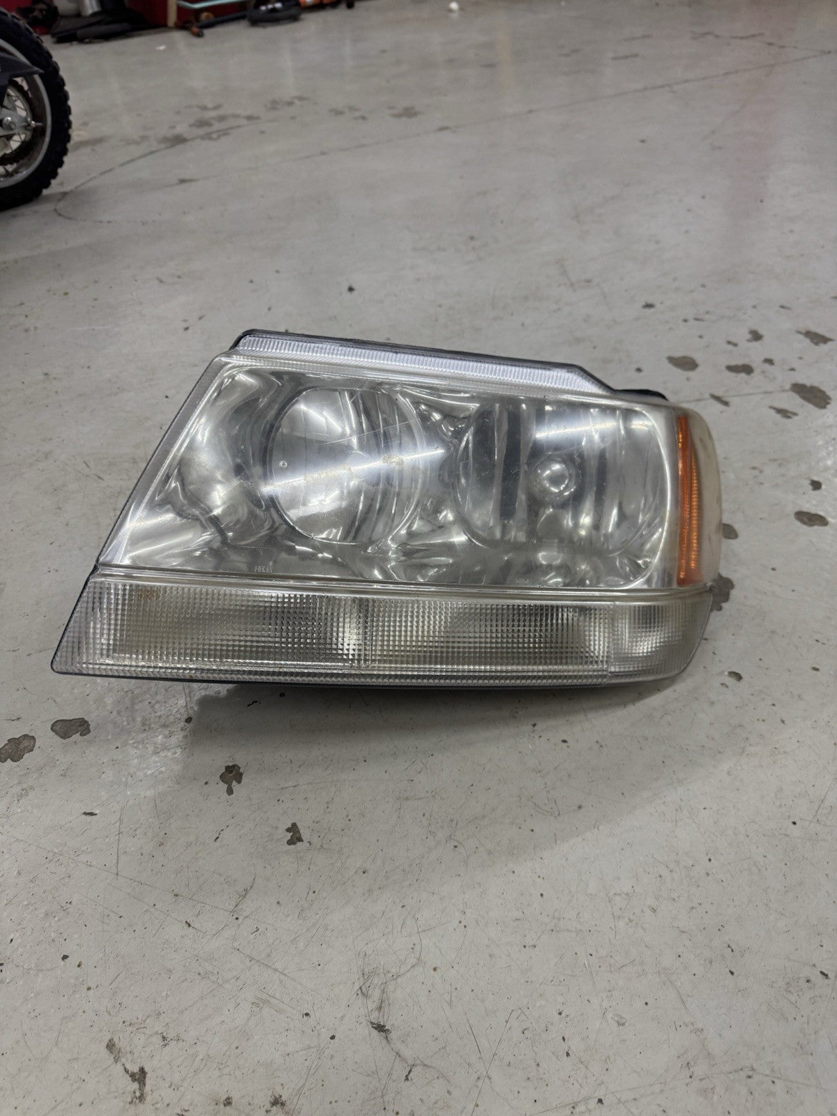 1999-04 Jeep Grand Cherokee Left hand Oem Head Light Headlight Lamp