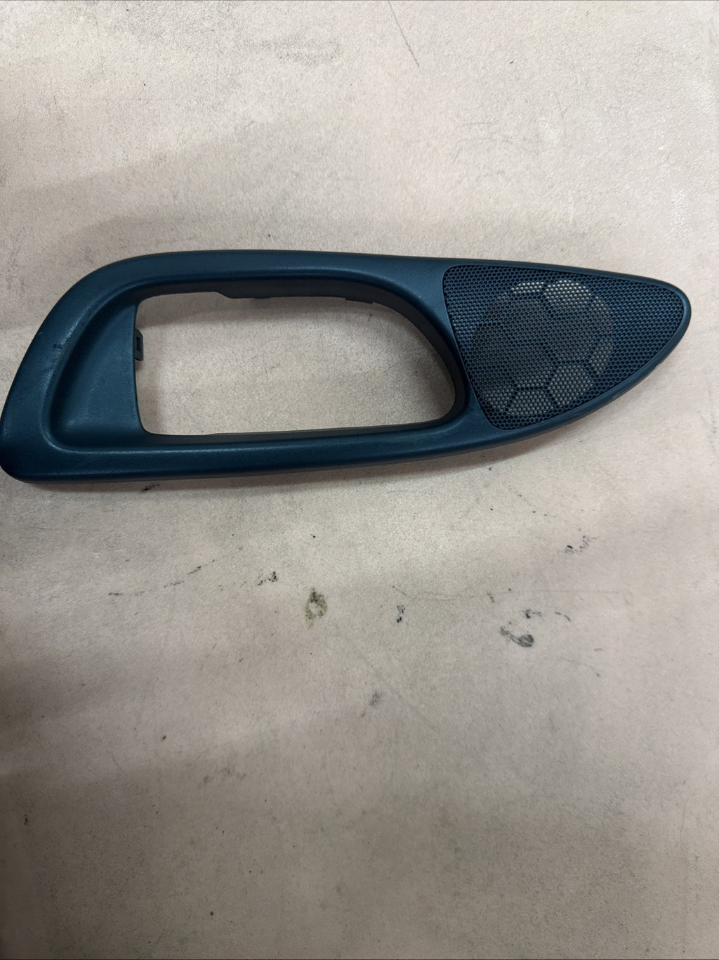 2005--07 SUBARU WRX STI OEM RH RIGHT FRONT  DOOR HANDLE TRIM BEZEL