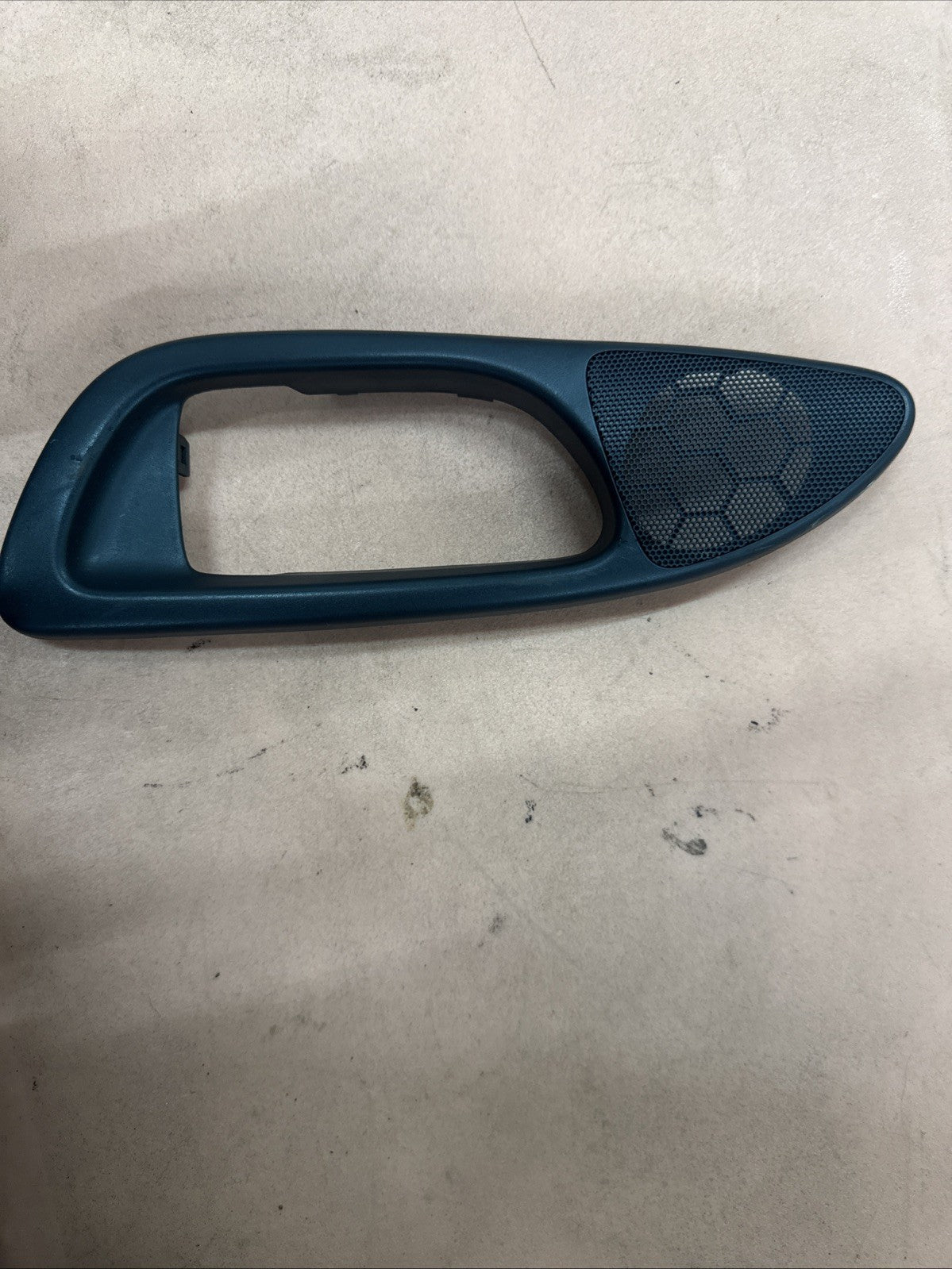 2005--07 SUBARU WRX STI OEM RH RIGHT FRONT  DOOR HANDLE TRIM BEZEL