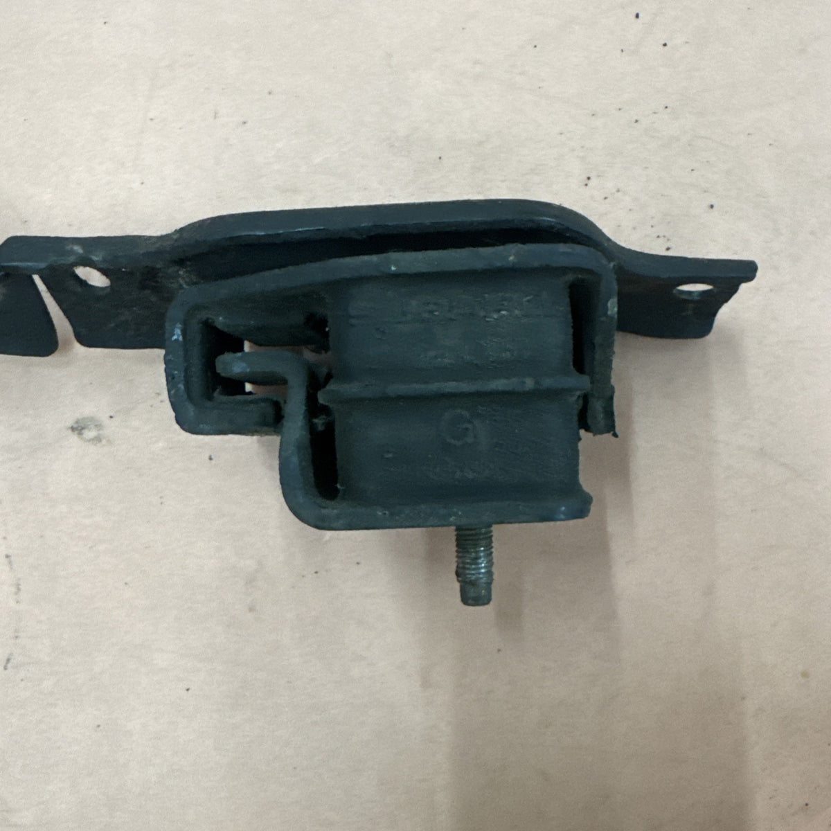 Front Left & Right Motor Mount 2PCS Subaru Impreza/ Legacy/ Baja/ Forester OEM