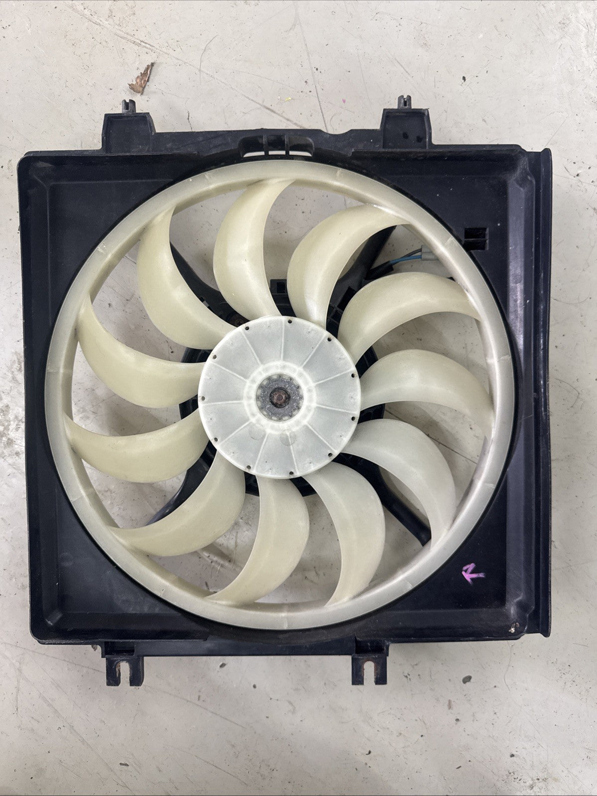 2008 SUBARU WRX RADIATOR COOLING FAN MOTOR & SHROUD OEM B1400004 Right