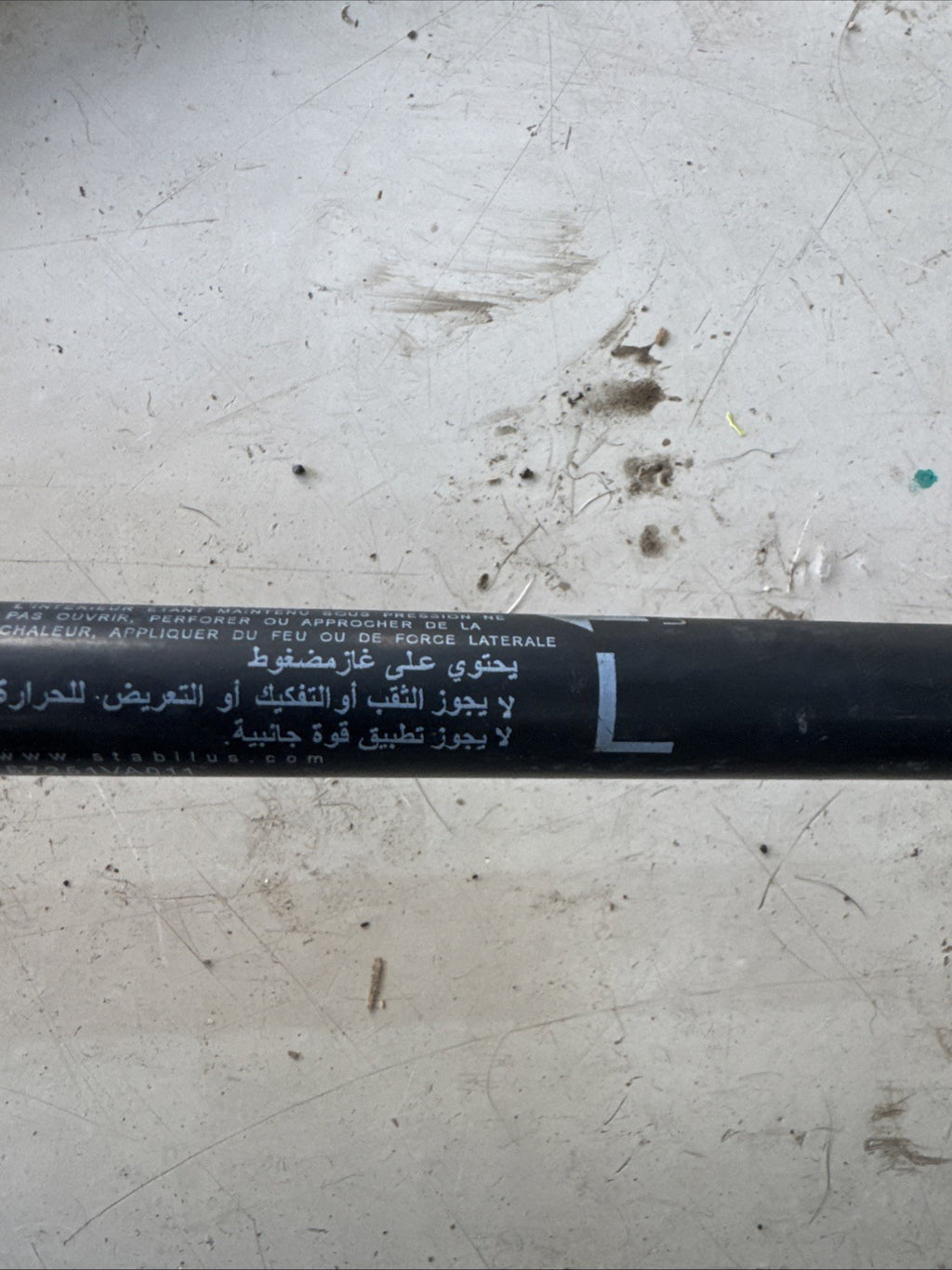 SUBARU WRX STI 2015-2021 OEM LEFT & RIGHT HOOD LIFT SUPPORT FRONT STRUTS