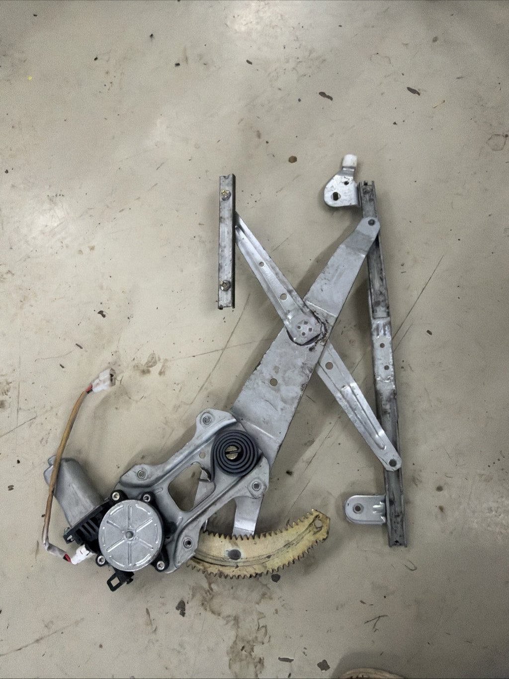 Subaru WRX  Front Right Power Window Motor Regulator Oem 03,04 Used