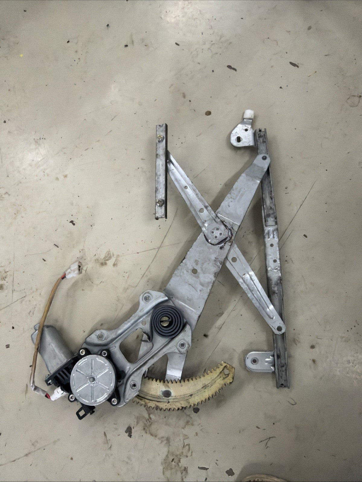 Subaru WRX  Front Right Power Window Motor Regulator Oem 03,04 Used