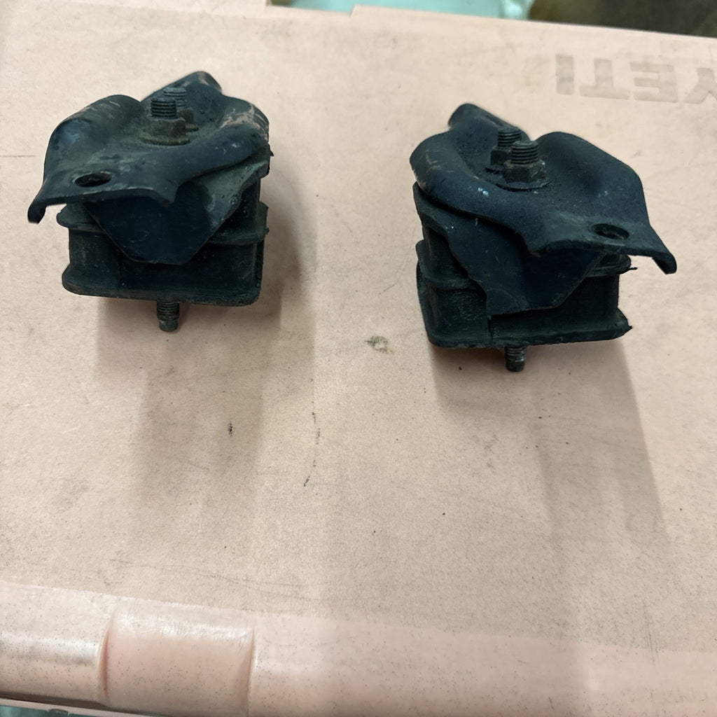 Front Left & Right Motor Mount 2PCS Subaru Impreza/ Legacy/ Baja/ Forester OEM