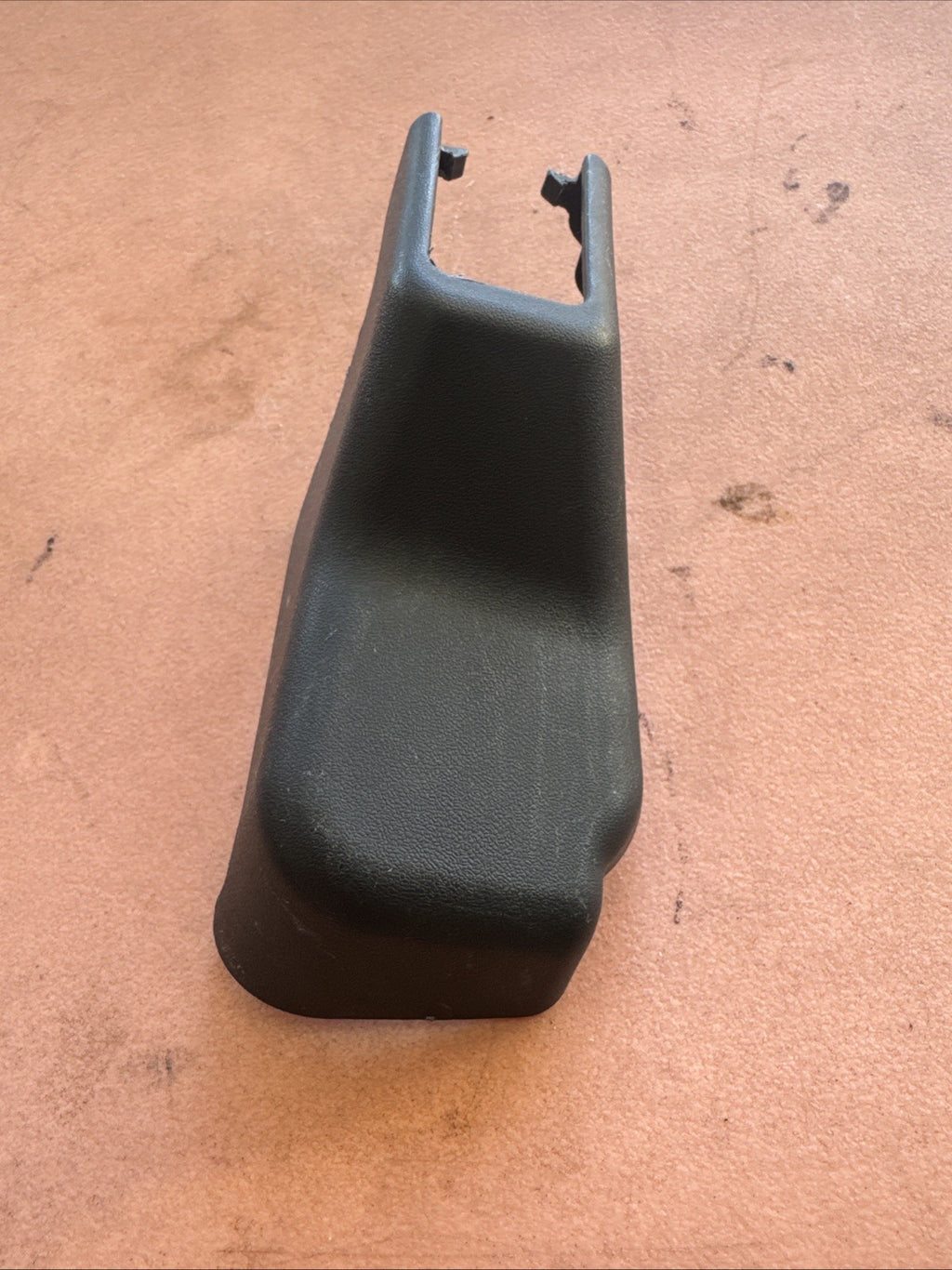 04-07 Subaru WRX Seat Rail Cover Trim 64115FE260 04-2007 Right Side