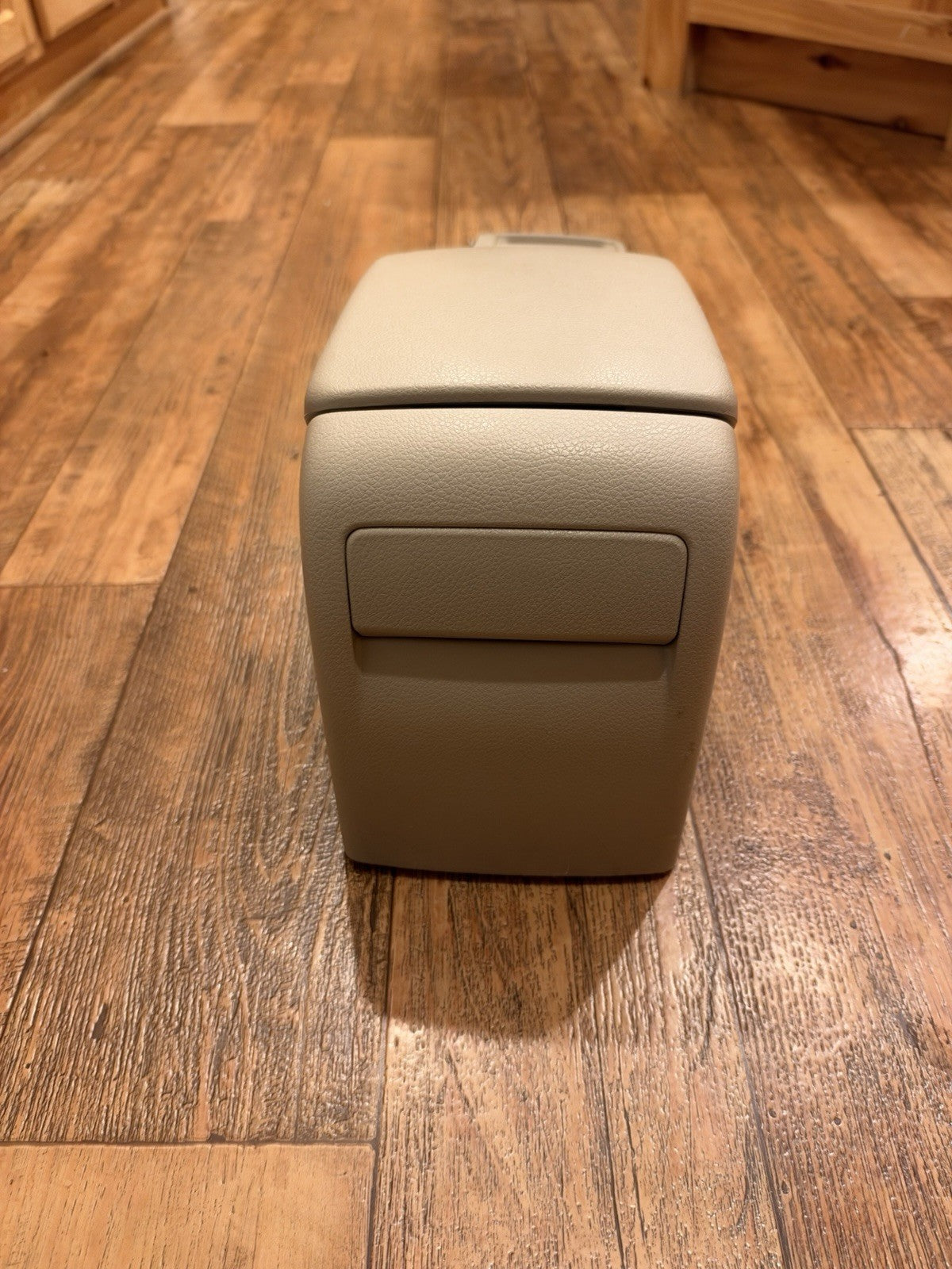 2008 SUBARU Impreza CENTER CONSOLE STORAGE COMPARTMENT BOX OEM 92174FG000 Beige