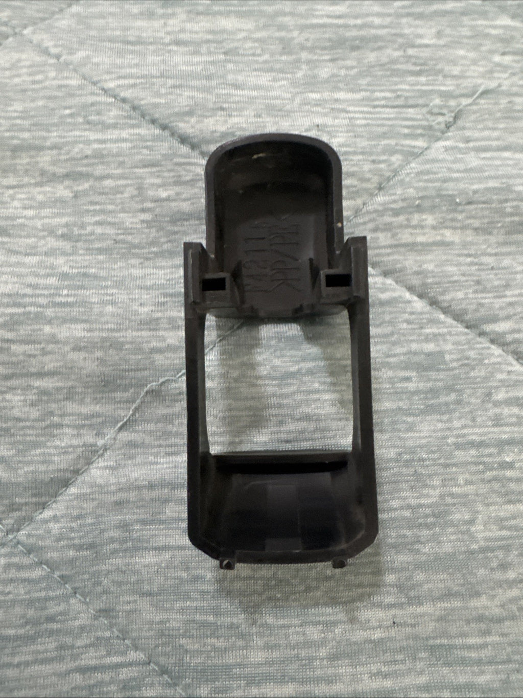 f4211 Interior Infiniti FX35 Trim F42115  PP/PE Seat Belt Guide Trim Cover