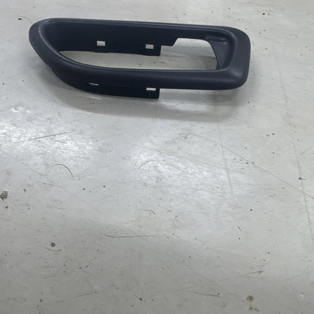 2005-2007 Subaru Impreza WRX STI Passenger Rear Door Handle Trim RH Right 05-07