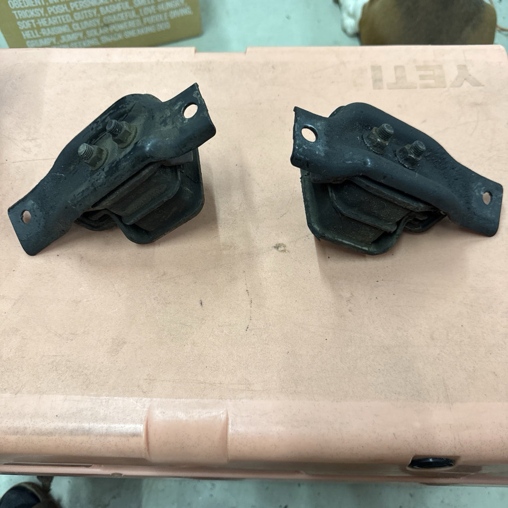 Front Left & Right Motor Mount 2PCS Subaru Impreza/ Legacy/ Baja/ Forester OEM