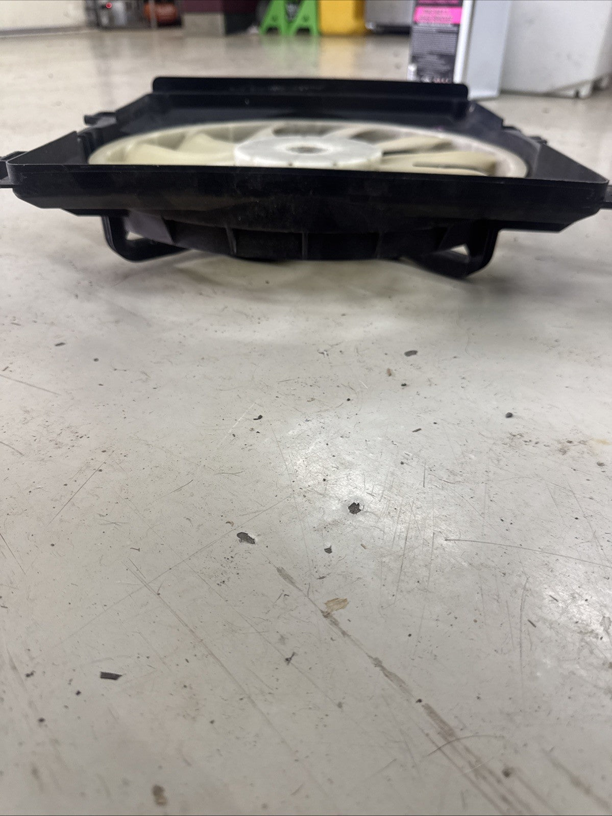 2008 SUBARU WRX RADIATOR COOLING FAN MOTOR & SHROUD OEM B1400004 Right