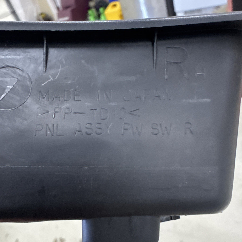 SUBARU IMPREZA WRX & STI REAR Right Side WINDOW SWITCH TRIM 05-07