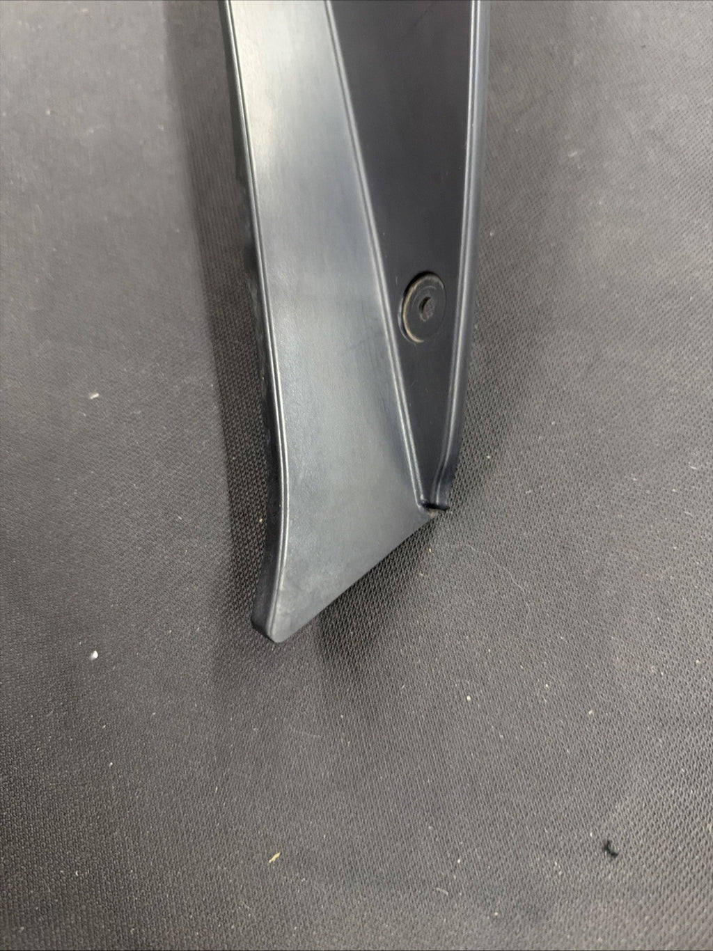 2006 SUBARU WRX WAGON PASSENGER RIGHT TAIL LIGHT FINISHER TRIM 26064