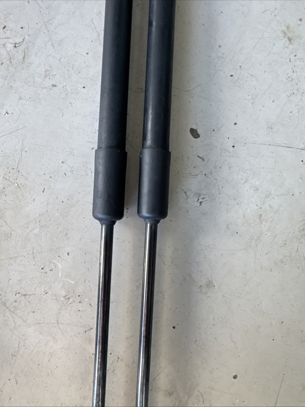 SUBARU WRX STI 2015-2021 OEM LEFT & RIGHT HOOD LIFT SUPPORT FRONT STRUTS