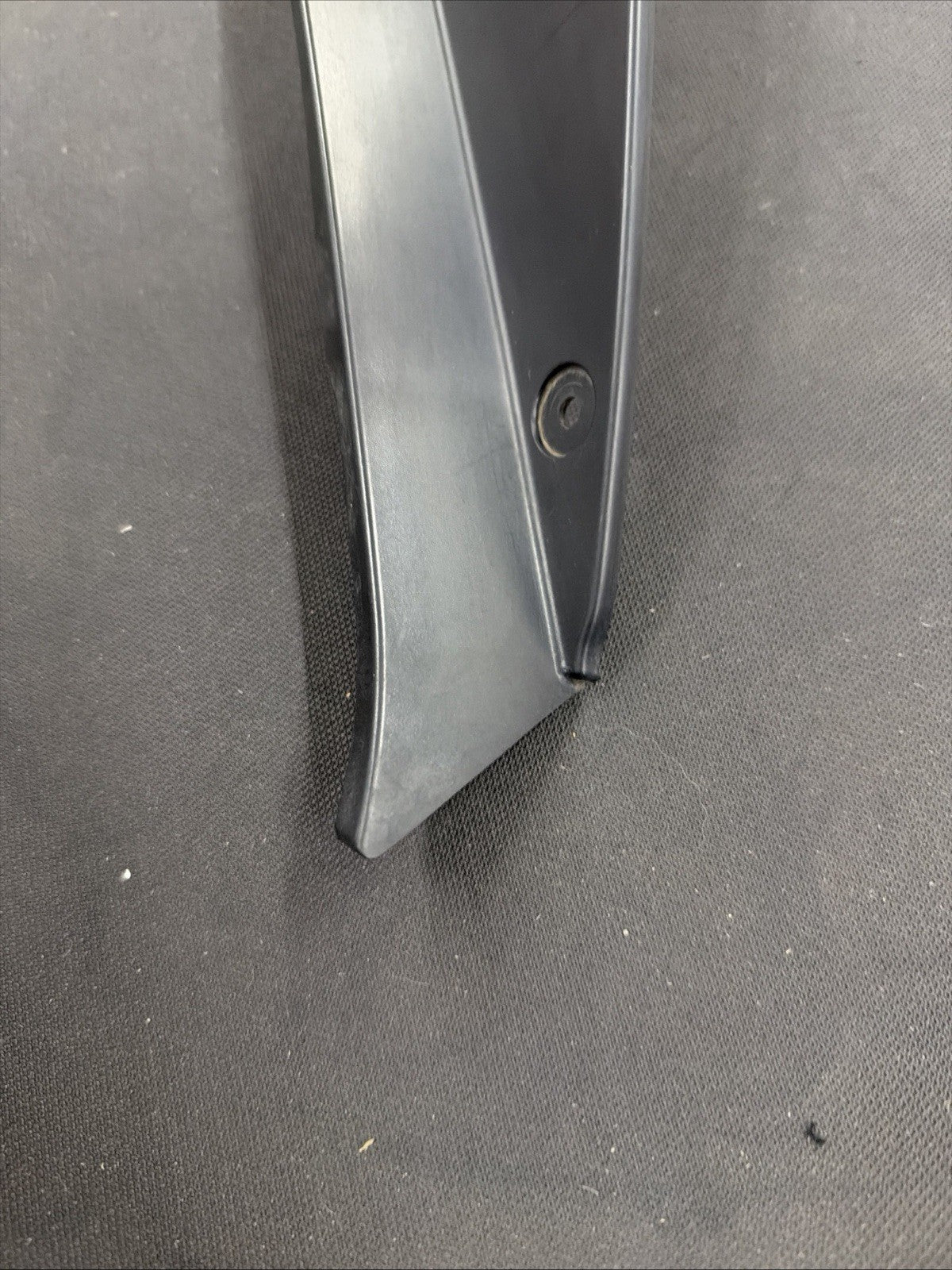 2006 SUBARU WRX WAGON PASSENGER RIGHT TAIL LIGHT FINISHER TRIM 26064