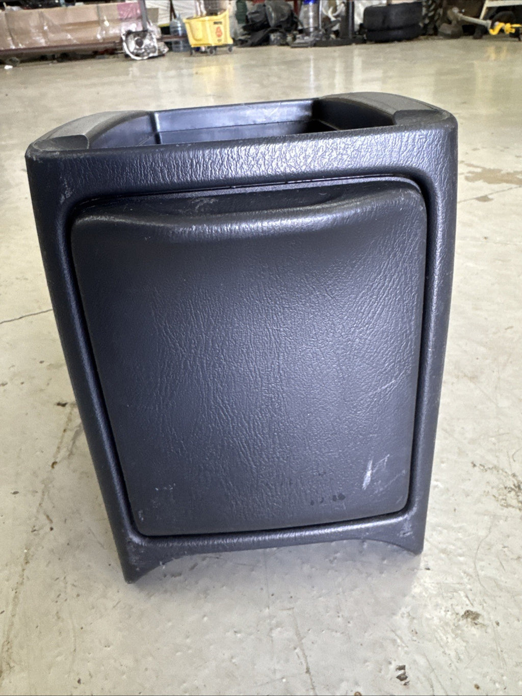 05-07 Subaru Impreza WRX STI Black Center Console Rest Trim Middle