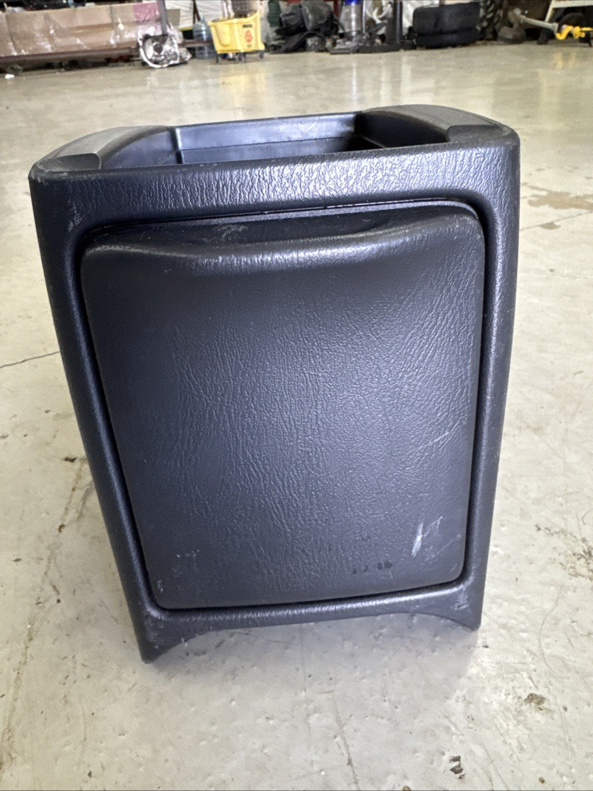 05-07 Subaru Impreza WRX STI Black Center Console Rest Trim Middle