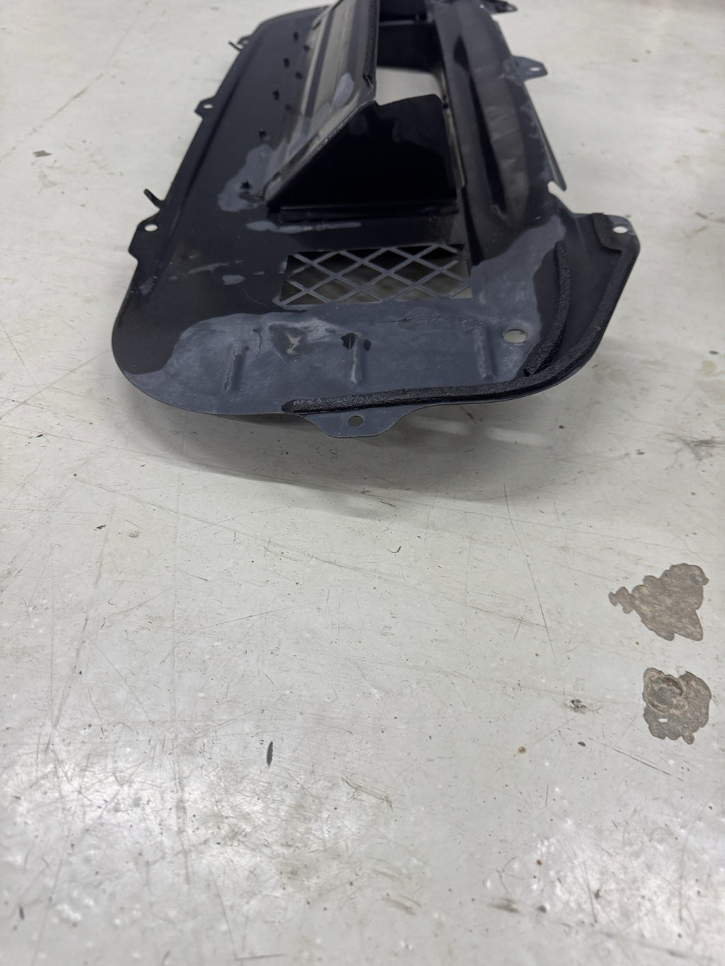 02-03 OEM SUBARU WRX LOWER HOOD SCOOP DUCT SPLITTER vent  90817FE030