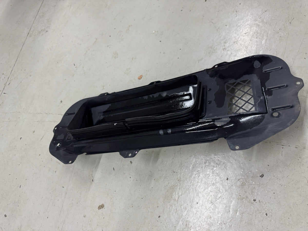 02-03 OEM SUBARU WRX LOWER HOOD SCOOP DUCT SPLITTER vent  90817FE030