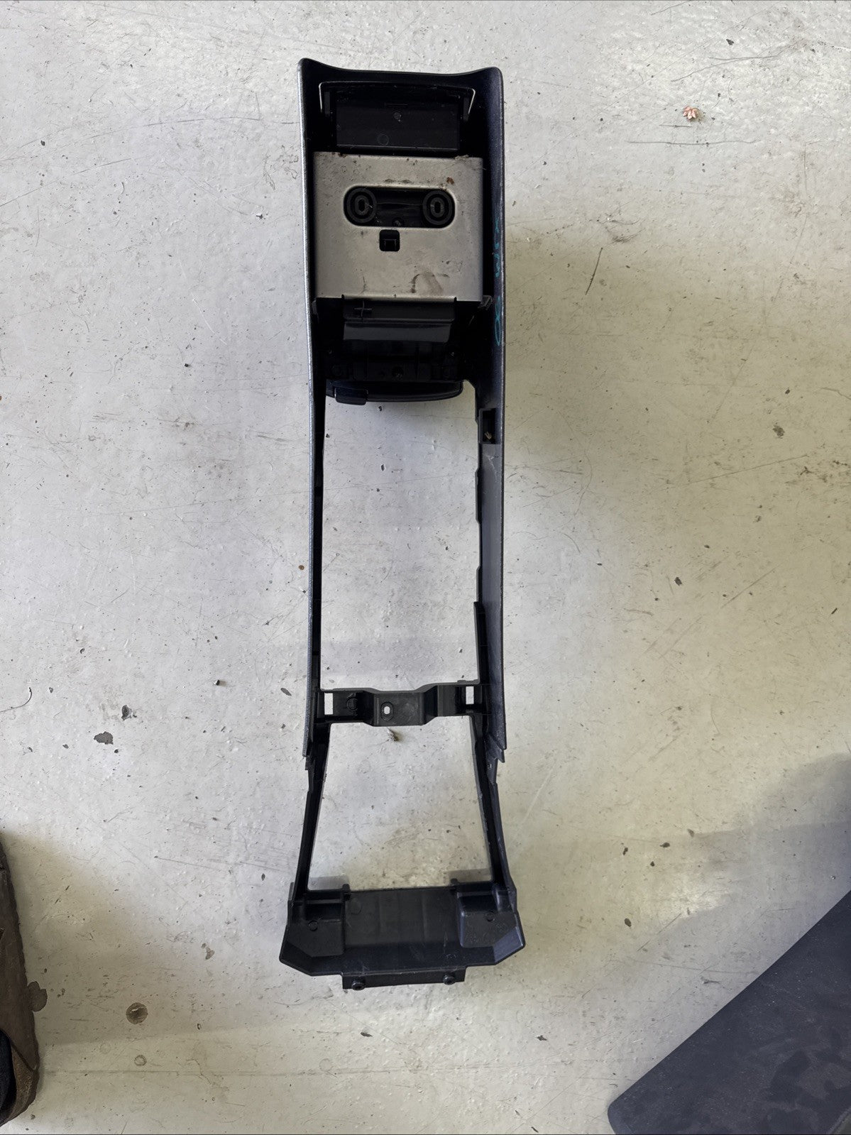 2005-07 Subaru Impreza WRX STI Black Center Console Rest Trim Middle