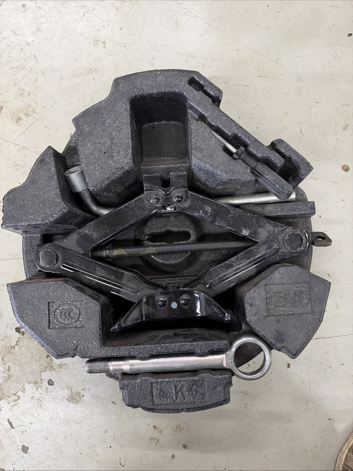 Subaru Wrx Jack Kit & Foam Holder Assy -  97035Fj050 18-21
