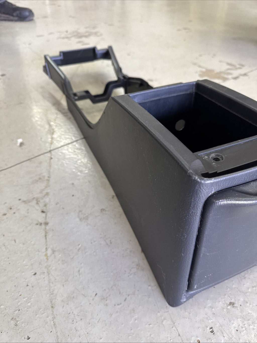 05-07 Subaru Impreza WRX STI Black Center Console Rest Trim Middle