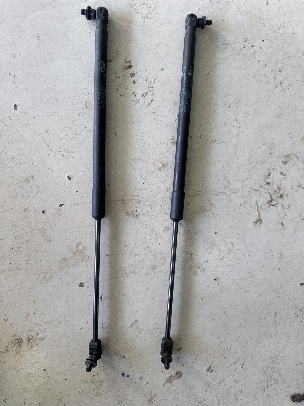 SUBARU WRX STI 2015-2021 OEM LEFT & RIGHT HOOD LIFT SUPPORT FRONT STRUTS