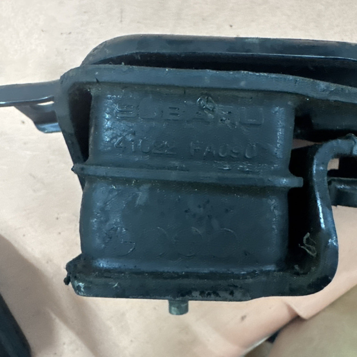 Left & Right Motor Mount 2PCS Subaru Impreza/ Legacy/ Baja/ Forester OEM