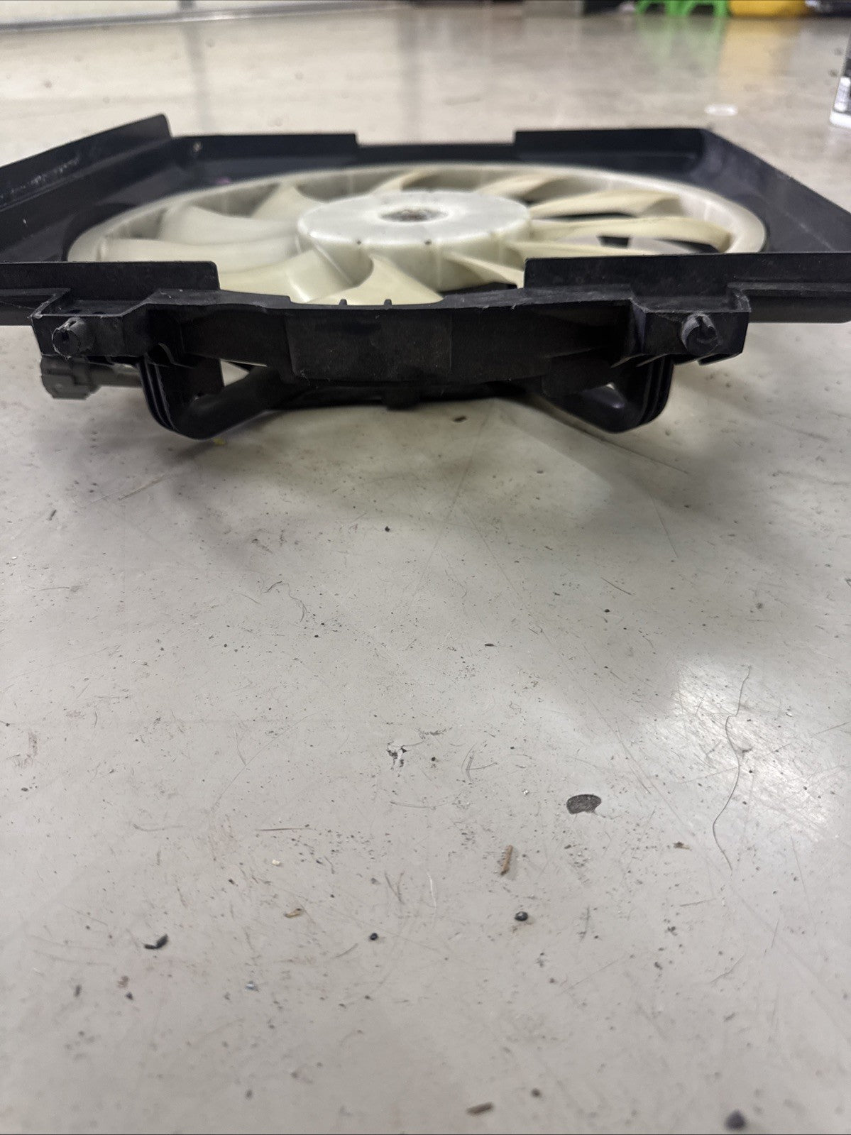 2008 SUBARU WRX RADIATOR COOLING FAN MOTOR & SHROUD OEM B1400004 Right