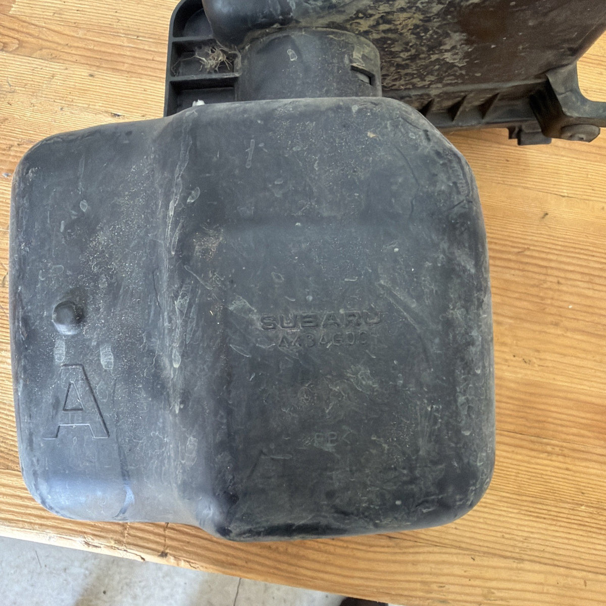 2008-2011 Subaru Impreza forester Air Box Cleaner 2.5L Without Turbo OEM