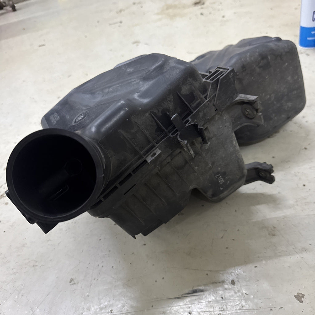 05-09 Subaru Outback Legacy Airbox Resonator Intake Filter Housing Air Box W MAF