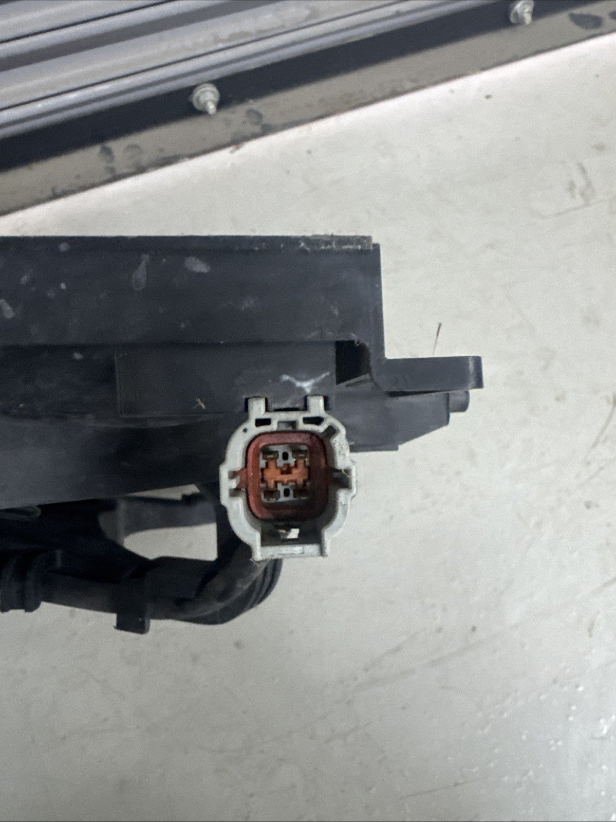 SUBARU WRX RADIATOR COOLING FAN MOTOR & SHROUD OEM B1400004 Left 2004-2007