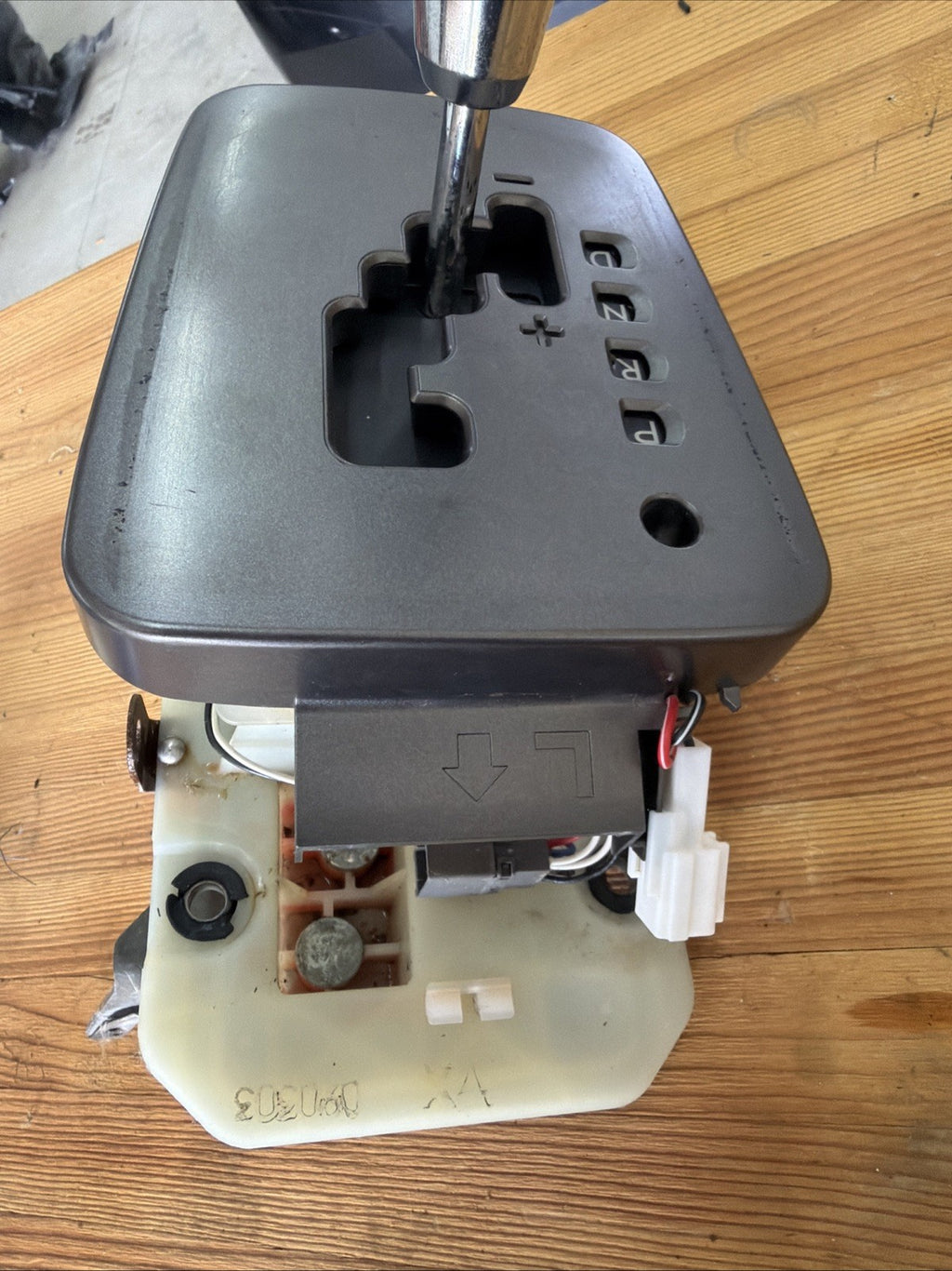 2009-2013 SUBARU FORESTER Automatic Floor Gear Shift Shifter Assembly
