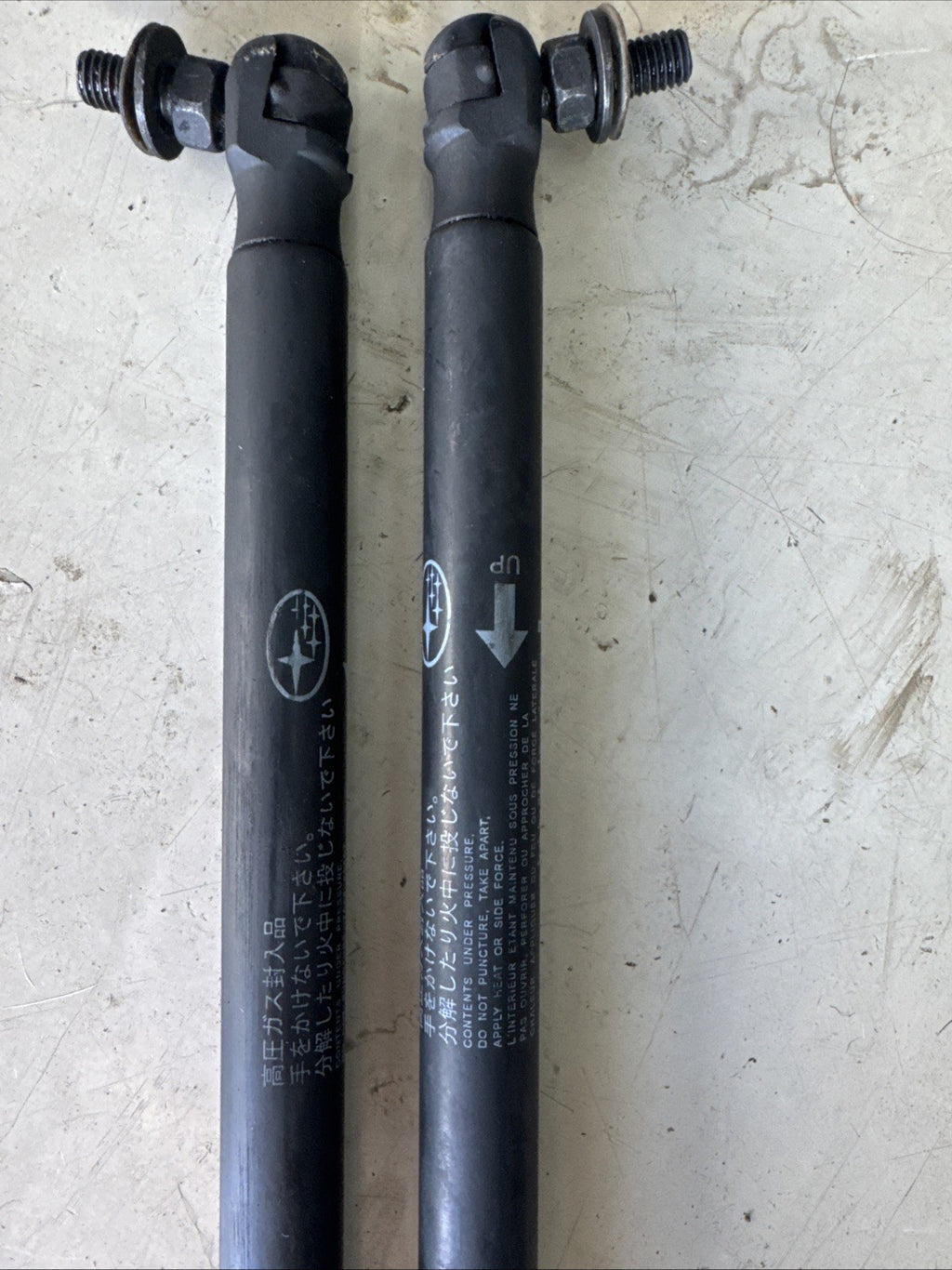 SUBARU WRX STI 2015-2021 OEM LEFT & RIGHT HOOD LIFT SUPPORT FRONT STRUTS