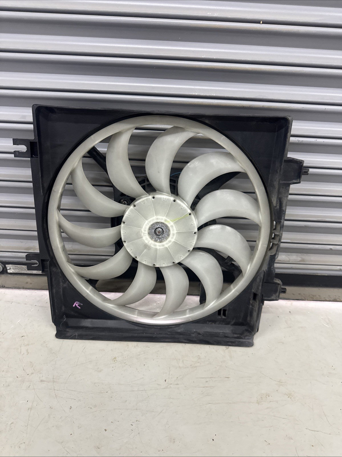08 SUBARU WRX RADIATOR COOLING FAN MOTOR & SHROUD OEM B1400004 Right
