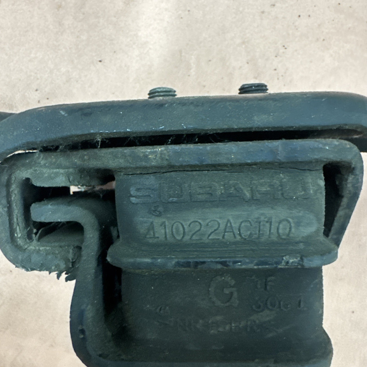 Front Left & Right Motor Mount 2PCS Subaru Impreza/ Legacy/ Baja/ Forester OEM