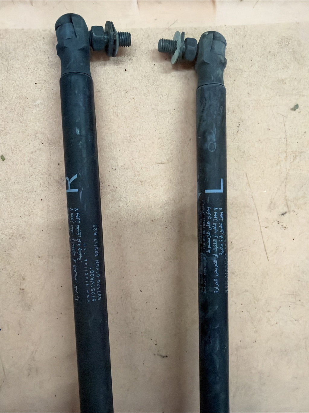 SUBARU WRX STI 2015-2021 OEM LEFT & RIGHT HOOD LIFT SUPPORT FRONT STRUTS