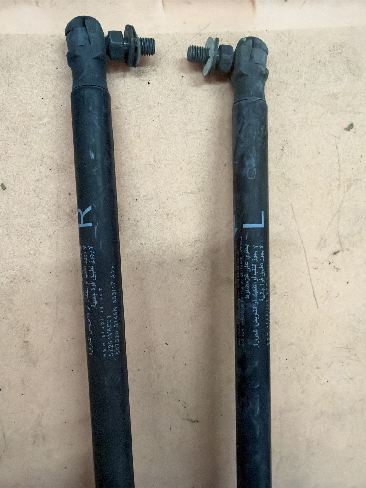 SUBARU WRX STI 2015-2021 OEM LEFT & RIGHT HOOD LIFT SUPPORT FRONT STRUTS