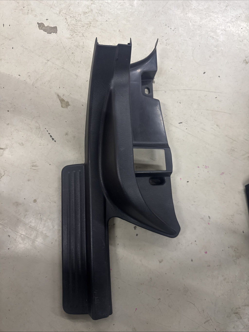 2002-2007 Subaru Impreza WRX STI RH Rear Door Sill Trim OEM 94061FE000