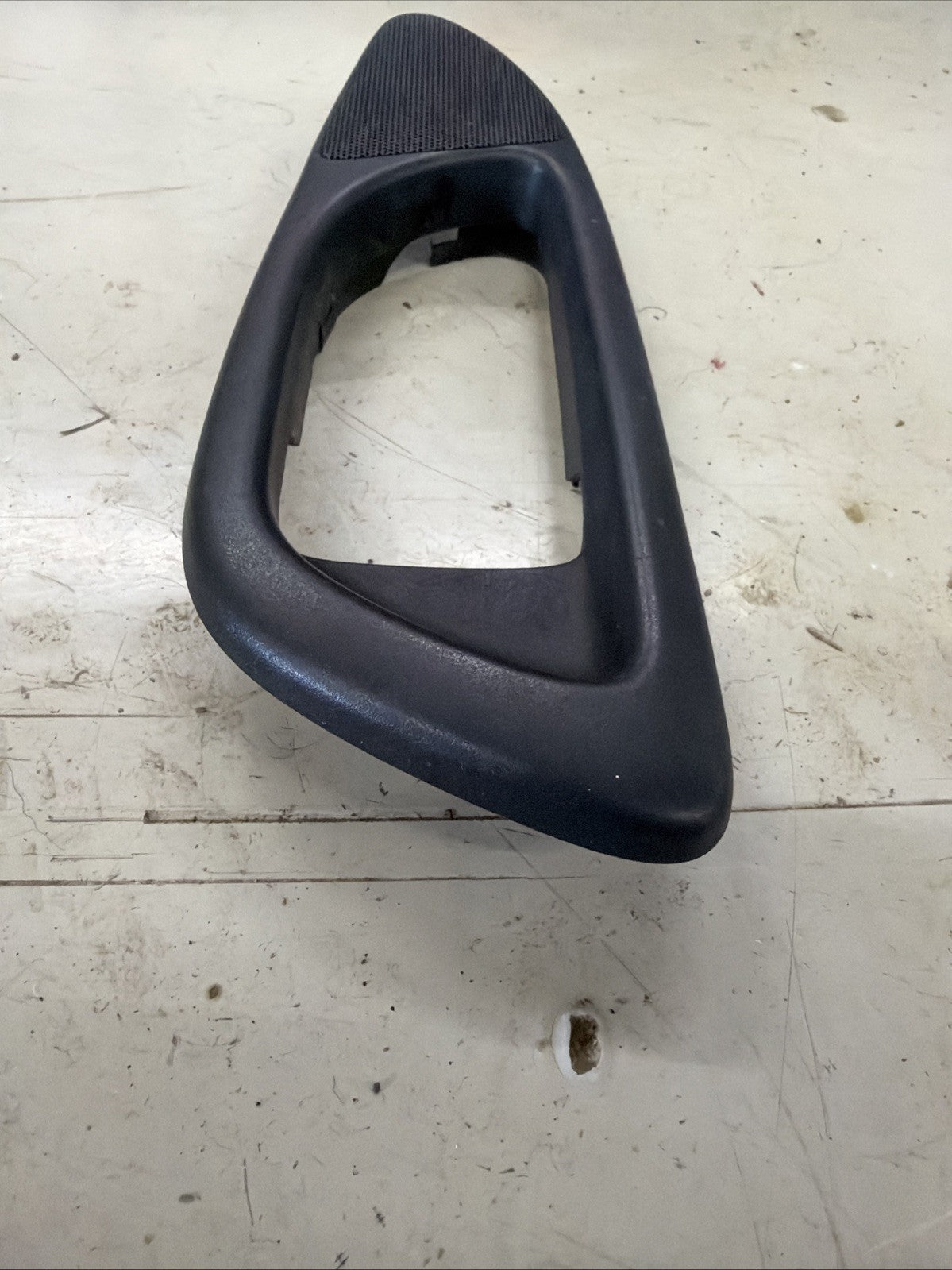2005 - 2007 Subaru Impreza Door Handle Trim Cover Speaker Grille RH OEM