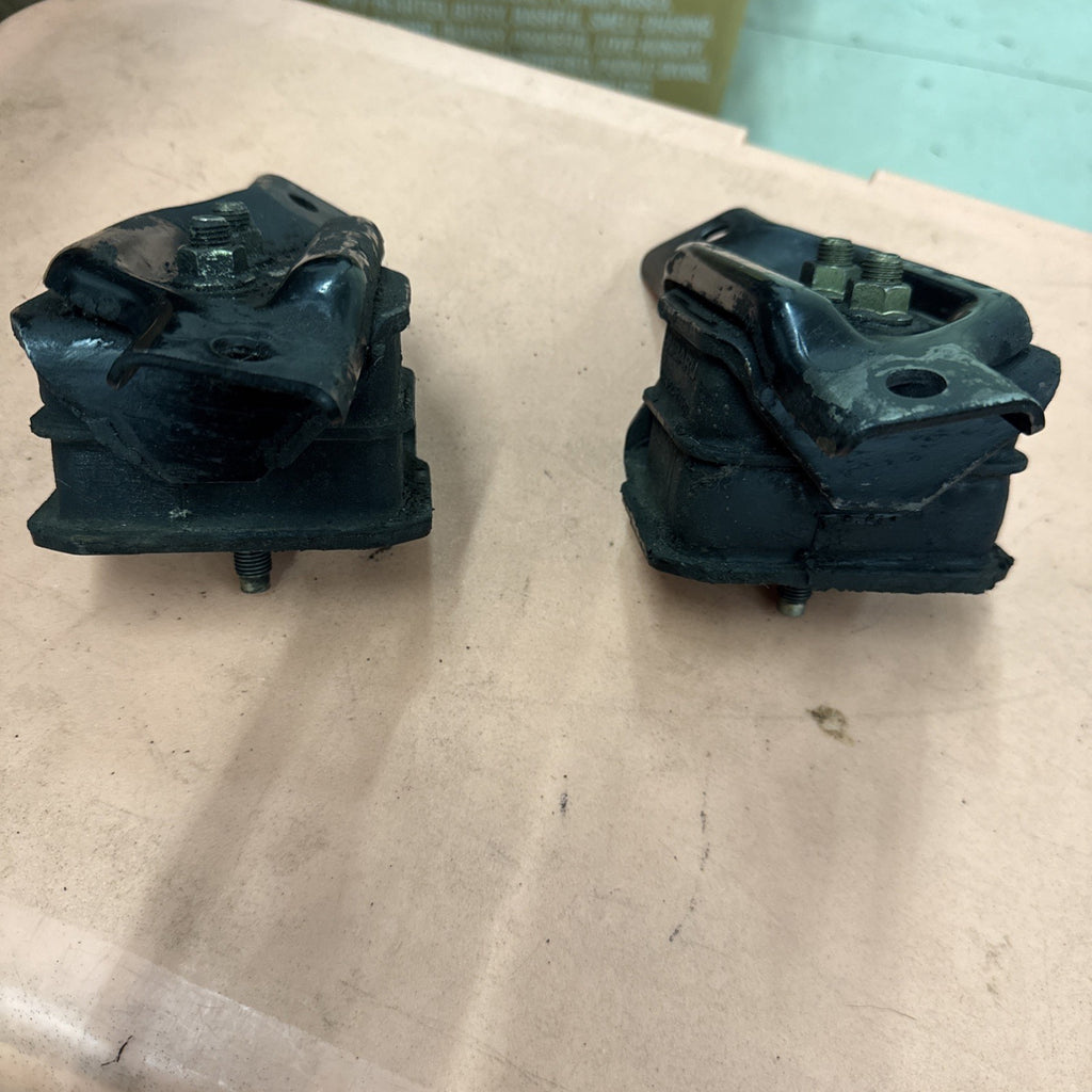 Left & Right Motor Mount 2PCS Subaru Impreza/ Legacy/ Baja/ Forester OEM