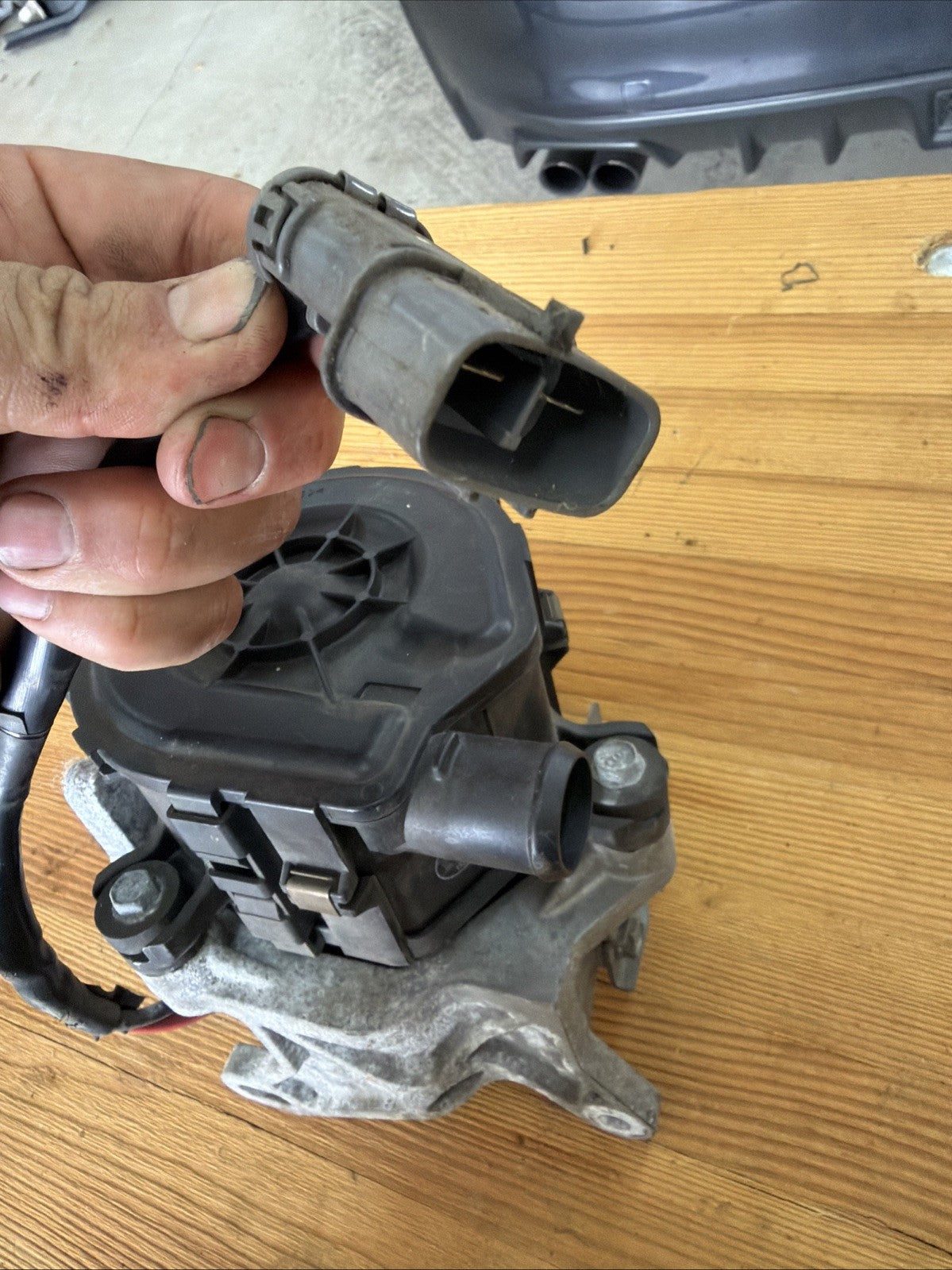 2009-2013 SUBARU FORESTER XT Turbo Oem SECONDARY AIR PUMP OEM 4828AA050