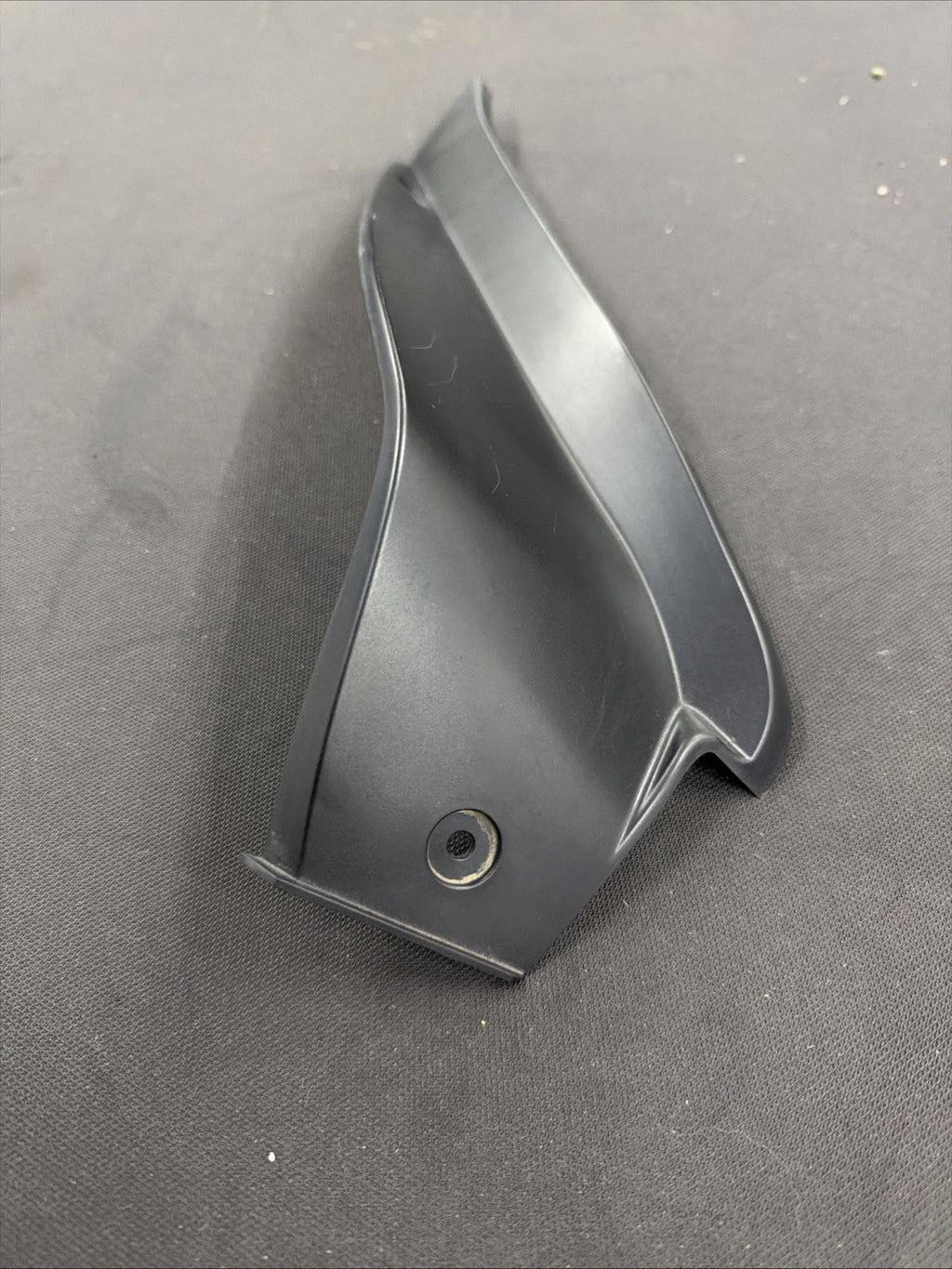 2006 SUBARU WRX WAGON PASSENGER RIGHT TAIL LIGHT FINISHER TRIM 26064