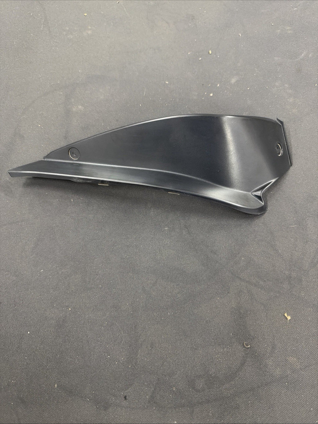 2006 SUBARU WRX WAGON PASSENGER RIGHT TAIL LIGHT FINISHER TRIM 26064