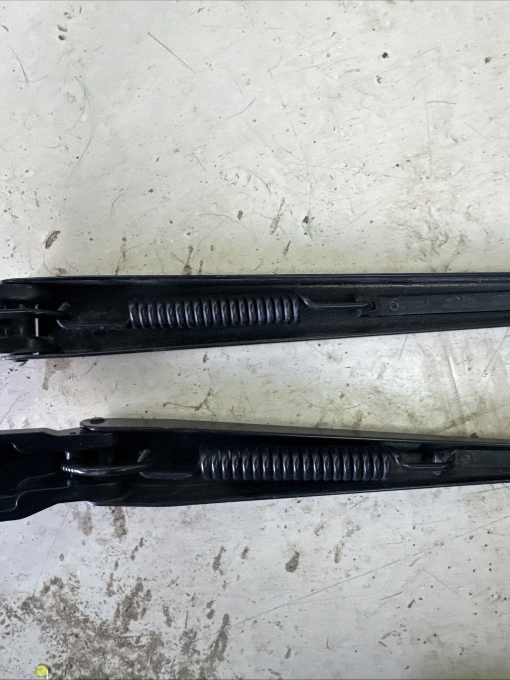 18 Subaru WRX STI Front  Set Metal Wiper Arms Set RH LH OEM