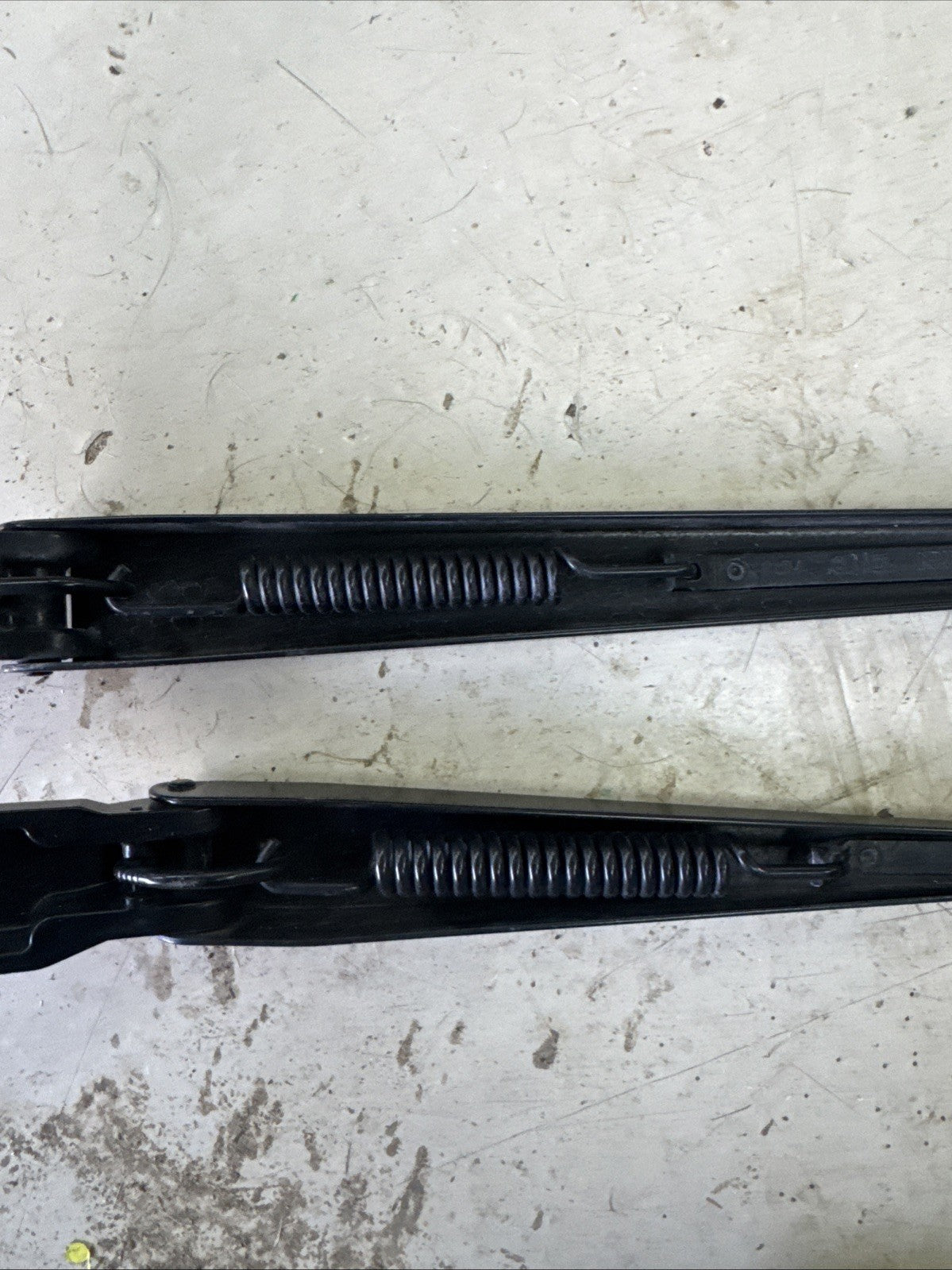 18 Subaru WRX STI Front  Set Metal Wiper Arms Set RH LH OEM