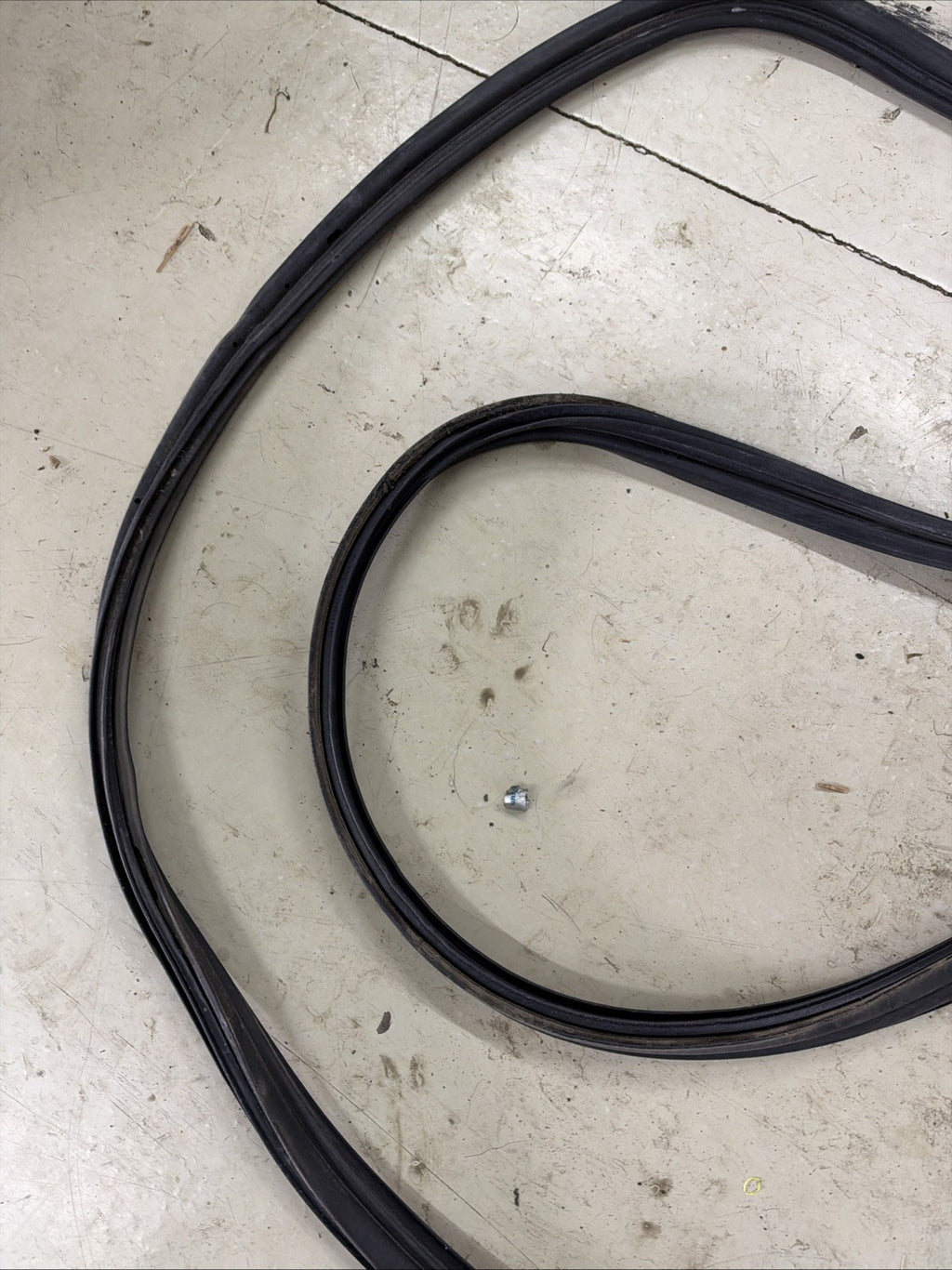 OEM 2006 Wagon Rear Trunk Lid Weatherstrip Seal Back Haxon Seal