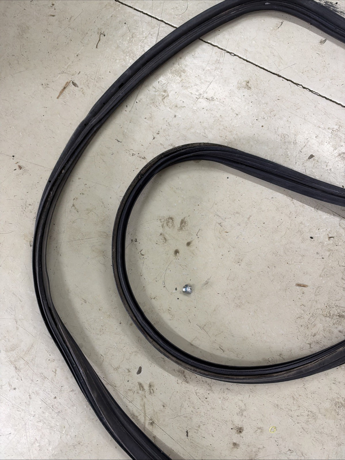 OEM 2006 Wagon Rear Trunk Lid Weatherstrip Seal Back Haxon Seal